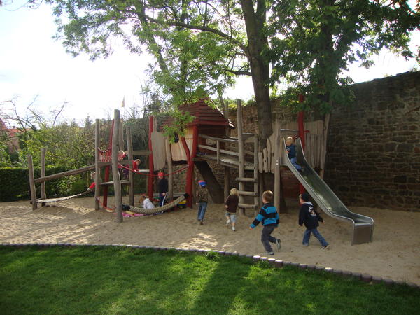 Spielplatz der Kita M&auml;rchenburg