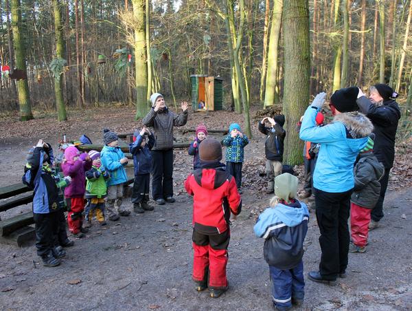 "Wichtelzwerge" Waldkindergarten beim "Dankeschn-Stndchen"