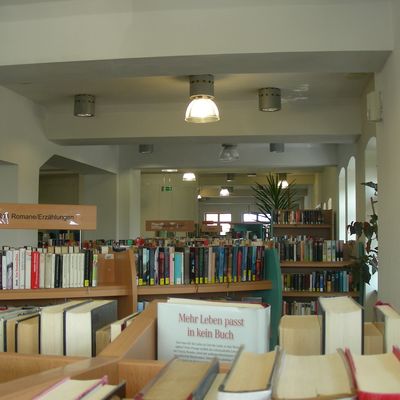 Bibliothek Ausleihbereich