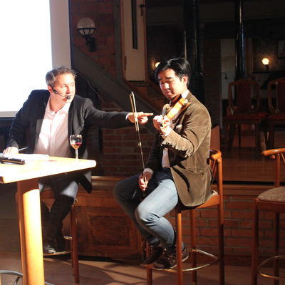"Unter der Lupe" - Johannes Klumpp & Youngkun Kwak, Stimmfhrer Violine