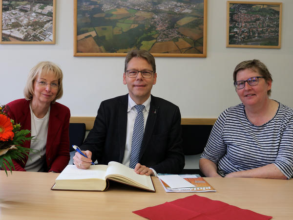 Sabine Wendler (li.), Alfred Schmidt und Doreen Scherff