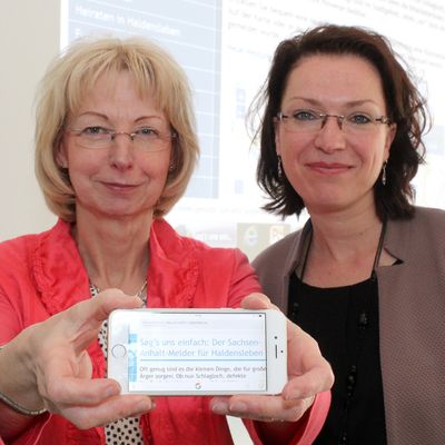 Sabine Wendler und Andrea Schulz stellten den Sachsen-Anhalt-Melder f&uuml;r Haldensleben vor