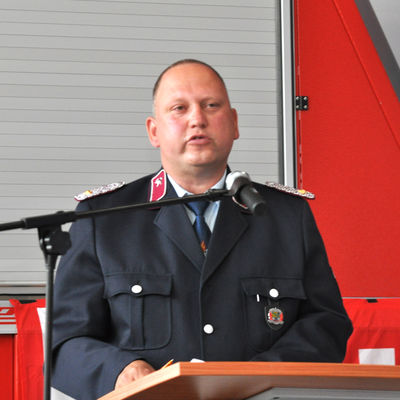 Wehrleiter Frank Juhl bei seiner Begr&uuml;&szlig;ungsrede