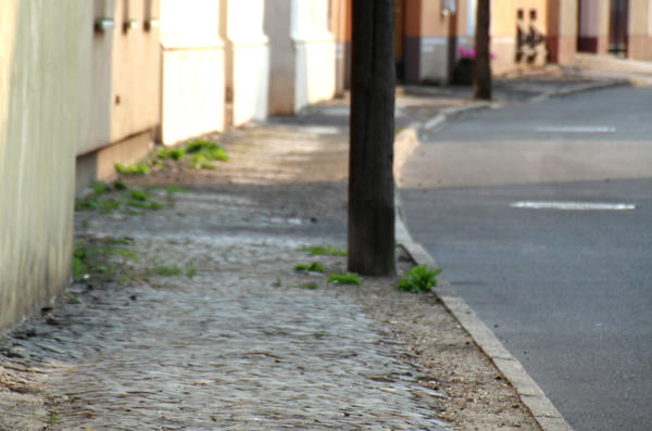 Der Gehweg an der Großen Straße: Geplant ist die Sanierung für 2019