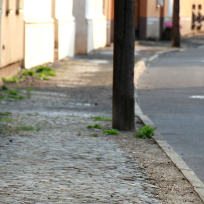 Der Gehweg an der Großen Straße: Geplant ist die Sanierung für 2019