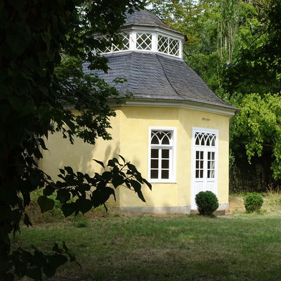 Gartenpavillon außen
