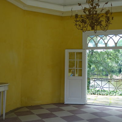 Gartenpavillon innen