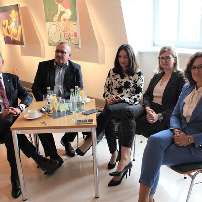 Delegation aus Ciechanow mit Dolmetscherin Edyta Zander (Mitte)