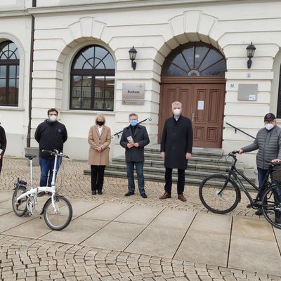 Antje B&ouml;ttcher (li.) informierte zum aktuellen Stand.