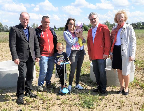 Holger Waldmann, Alexander Thunig, Lukas, Kirsten Jahn mit Elisa, Guido Henke und Sabine Wendler