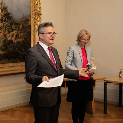 Die stellvertretende Brgermeisterin Sabine Wendler und der Stadtratsvorsitzende Guido Henke nahmen die Ehrungen gemeinsam vor.