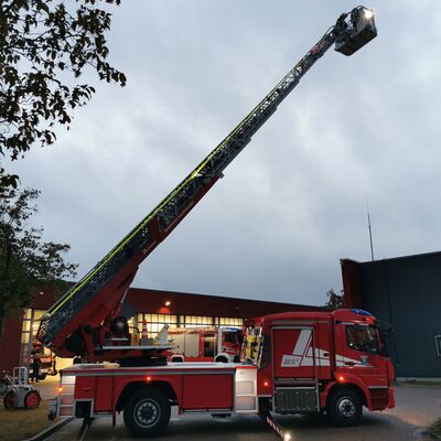 Bis auf 32 Meter kann die neue Drehleiter ausgefahren werden.