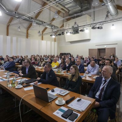 Landesnetzwerk Energie und Kommune: Voll besetzter Akademiesaal auf Schloss Hundisburg.