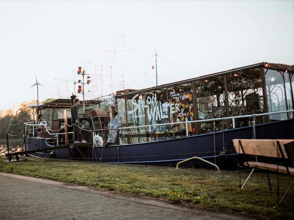 Kunstschiff Salon Walter