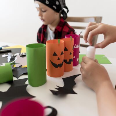 Halloweenbasteln_(c)_Freepik
